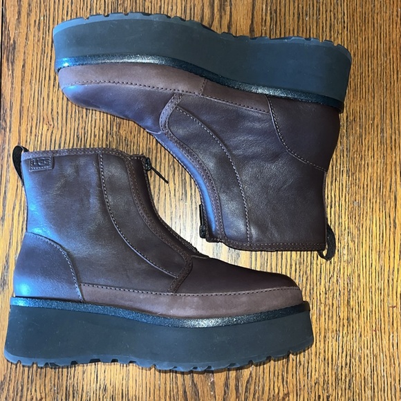 Ugg boots - Picture 2 of 8